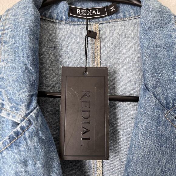 NWT Women's v-neck collared button detail belt waist oversized denim romper - Picture 2 of 8